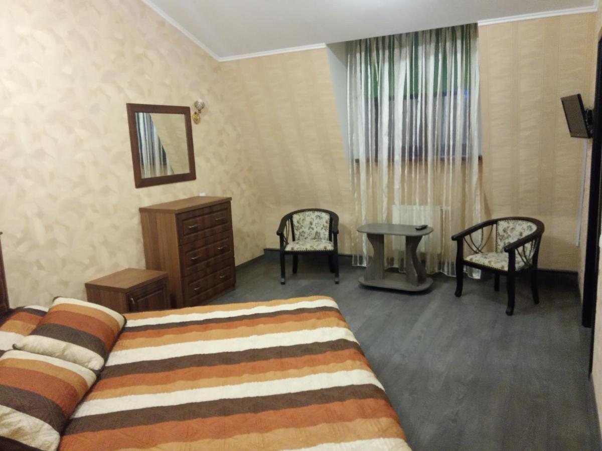 Готель Дежавю Berdychiv Buitenkant foto
