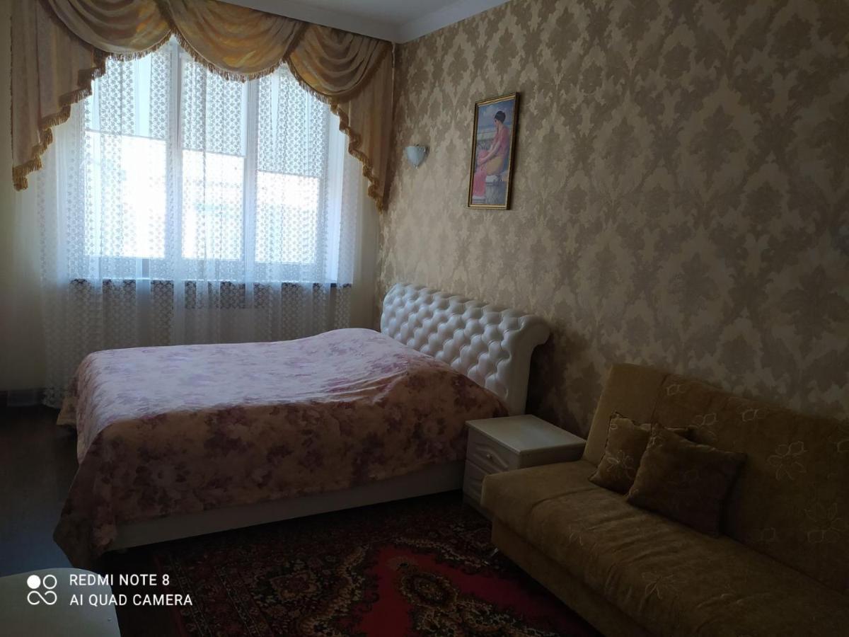 Готель Дежавю Berdychiv Buitenkant foto